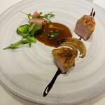 代官山ASO チェレステ 日本橋店 - 胡桃ペーストをまとった四万十ポークのロースト　ポークのジューソースとオニオンソテー