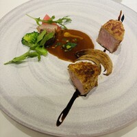 代官山ASO チェレステ 日本橋店 - 胡桃ペーストをまとった四万十ポークのロースト　ポークのジューソースとオニオンソテー