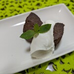 ケンズカフェ東京 - 冷蔵庫で冷やしたガトーショコラ