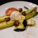 bistro 234 - 冷菜　皮付きヤングコーンのローストブラータチーズのせ