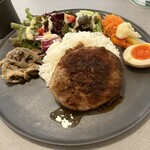 かっちゃんがみんなの健康を考えて作る料理店 - ランチプレートC 
　自家製麹豆腐ハンバーグ