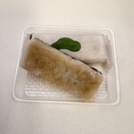 桂月堂 - 黒の松餅