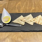 GULF’s transit table - トルティーヤディップ
オリーブ、ツナ、マスカルポーネチーズのソース