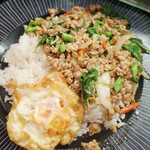 Tesco Lotus On nut Food Court - 