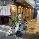 焼豚らーめん じゅんこ - ちょっと淋しげなアーケード