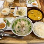 ジャスミンパレス - ベトナムチキンカレーとフォーのセット
