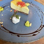 カフェ＆ビアー ゴーティー - アボガドとピンクグレープフルーツのチーズケーキ