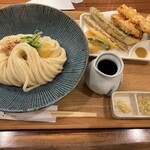 切麦や 甚六 西新宿成子店 - 