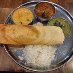 TOKYO BHAVAN - 日替わりカレー3種（1200円）