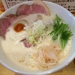 ふく流らーめん 轍 - 味玉ふく流らーめん850円チャーシュー130円