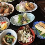 古民家カフェ 繁陽亭 - 真ん中のキビナゴのお造りだけ遅れて配膳