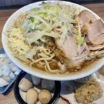 らーめん菊 - 小ラーメン（1,200円）＋味付けうずら（120円）＋ショウガ（70円）＋玉ねぎ（70円）、ニンニクコール