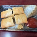 台湾料理龍香苑 - ピーマンの香りと肉ミンチが美味い春巻き