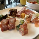 パレード - スモークサーモン、本格チャーシュー、ピータン