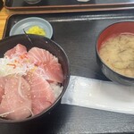 みなと市場 小松鮪専門店 - 