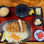 とんかつ つまり - ご飯もキャベツもお代わりはなし