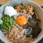 直利庵 三浦屋 - 納豆、おろし、ネギ、かつお節、海苔、卵