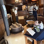 とうふとあなご料理 とうふや - 店内