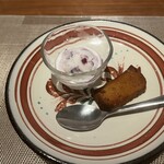 郷家はなれ - 紅芋アイスとキャロットケーキ