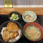 帯広熟成豚丼 北花亭 - 豚丼(小盛)