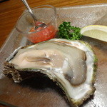 キッチン雅木 - でかすぎ! 岩ガキ