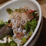 大名古屋酒場喰海 - しらすサラダ まぁまぁ