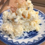 黒毛和牛ホルモン 大衆焼肉しんすけ - 写真と結構違ったポテトサラダ