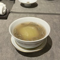 ON the TABLE CHINESE - 