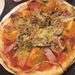 Trattoria DELLA MELA - Pranzo B(￥2000)→5種の茸とベーコンフレッシュトマトのピッツァ