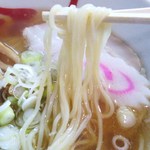 ラーメン 狛 - ストレート細麺