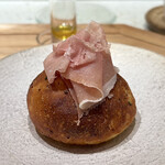 Haruka Murooka - インカの目覚めを練り込んだ焼きたてフォカッチャ
      Freshly baked focaccia