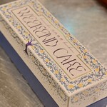 Haruka Murooka - 河内晩柑 WEEKEND CAKE
      箱は室岡さんの旦那様デザインです♪
      
      横浜のイタリアン〝CIVIDALE〟さんで、私とシェフとマネージャーでシェアしていただきました♪