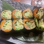 蔵の庄 - 名物！ガリ巻きは銀鮭に細切りされたきゅうりとガリ