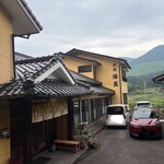 民宿 涌蓋 - シャコタンには、しんどい場所にある民宿。