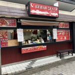 KEBAB ZEN - 店構え（ベンチ空いてるな）