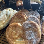 パン工房マウンテン - マウンテンデニッシュシュガー　手より大きなサイズです！