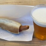 チェコ国立レストラン - ビールとホットドック