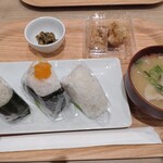 おむすび源ちゃん - もち豚豚汁セット360円 （おむすび別料金）