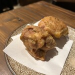 炭炉ばた こみ哉 松山 - 松山鶏のもも肉唐揚げ