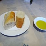 レストラン・ル・シャ・ボテ - パンとオリーブオイル