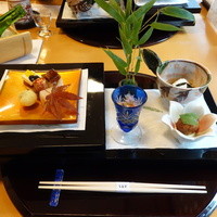 名古屋 なだ万 名古屋東急ホテル店 - 旬菜のいさきのマリネ　青林檎ゼリー酢、松茸コロッケ海老味噌ソースなど
                