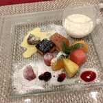 ロティスリー ル・ボヌール - フルーツとパンナコッタ