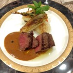 ロティスリー ル・ボヌール - 鹿背ロース肉のグリエ