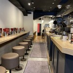 ヌードルダイニング 道麺 - 店内（カウンター席）