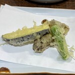 特撰ひやむぎ きわだち - 天ぷら３種盛合せ
ナス、まいたけ、ししとう