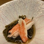 鮨処 凜 - もずくとズワイガニの酢の物