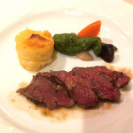 シェヌー - 仙台牛ランプ肉のグリエ、エストラゴンソース
