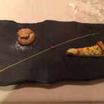 シェヌー - アミューズ（野菜のキッシュ・プチシュー）