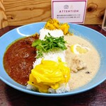 303672467 - 『カレー2種盛り（1400円税込）』『①レモン香る白いチキンカレー（マイルド）』『②ポークビンダルーMARKⅡ（中辛）』