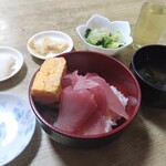金＆銀 - 日替わり（まぐろ丼）珈琲付き　700円